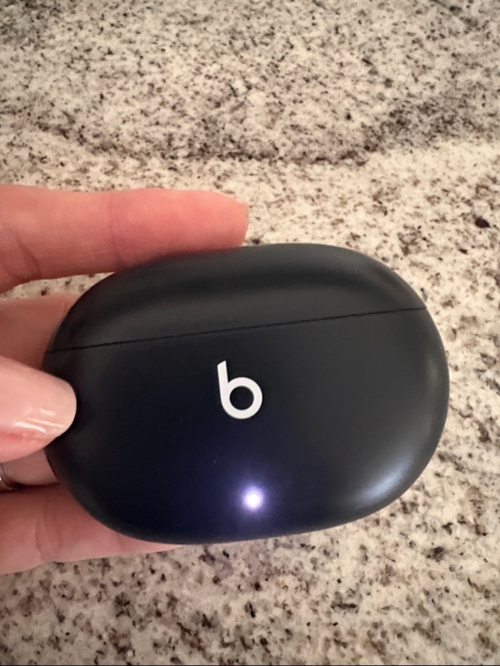 Beats by Dre Black Wireless Earbud Charging Case